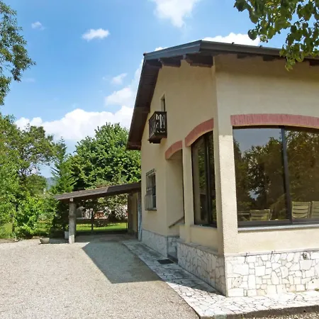 Holiday home Locazione Turistica San Pietro Castelveccana